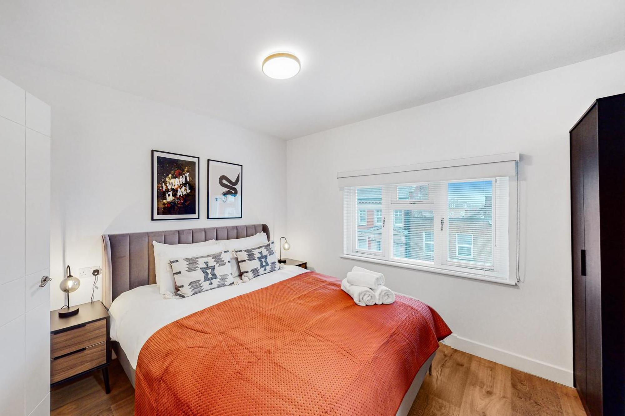 Stylish & Spacious Modern Near Dalston Kingsland Station Londra