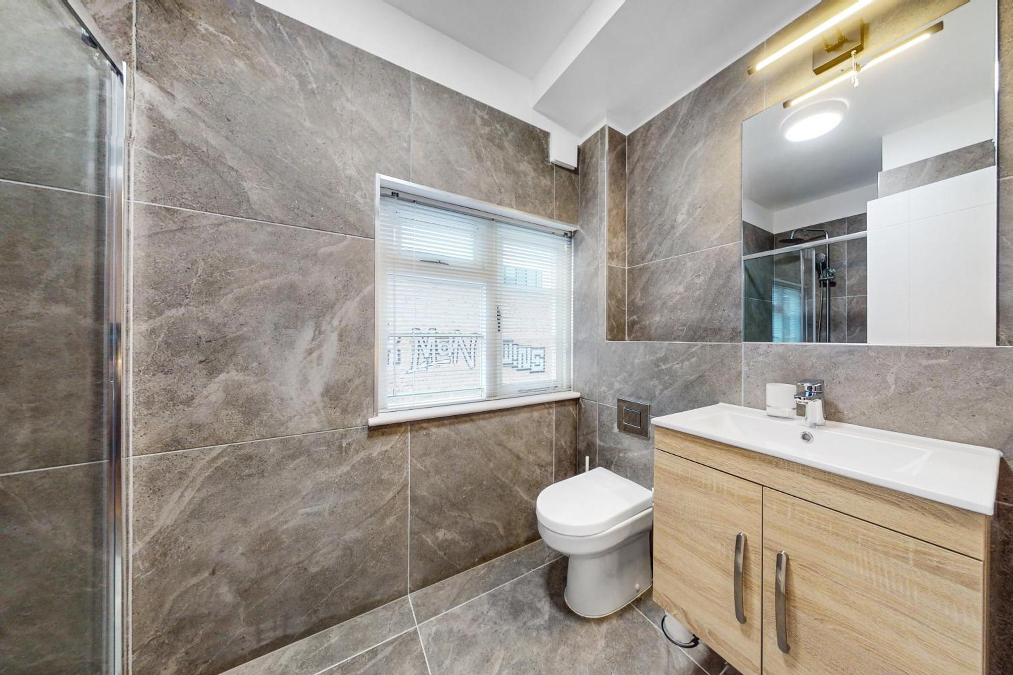 Stylish & Spacious Modern Near Dalston Kingsland Station *